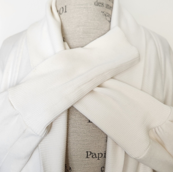 Aritzia White Diderot Cardigan - Picture 5 of 11